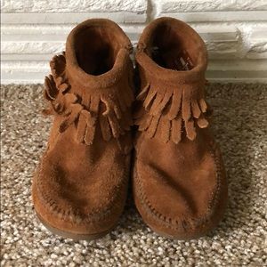 Minnetonka Girls double fringe boots